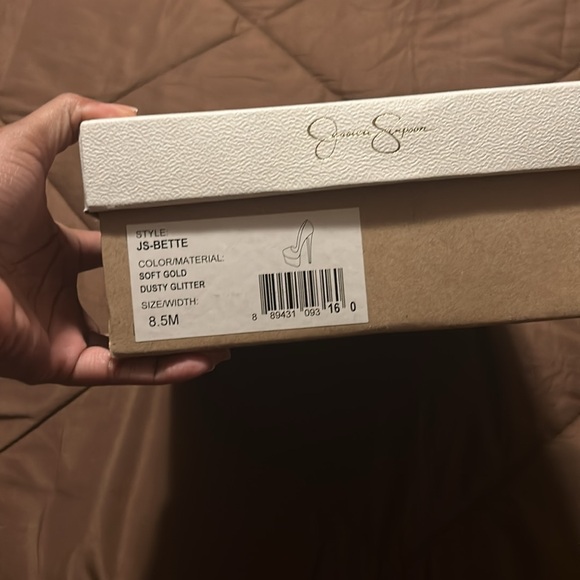 Shoe - Picture 6 of 6